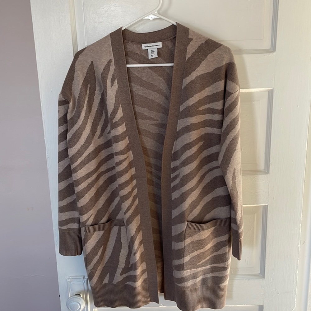 Cupcakes and cashmere cardigan - M